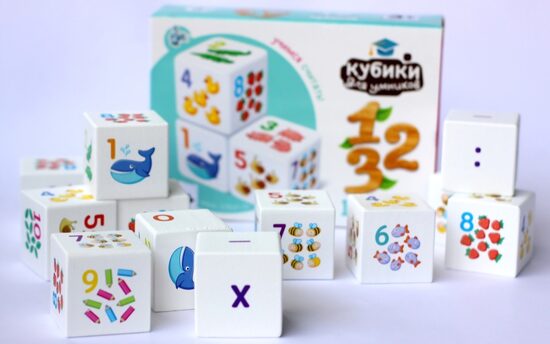 Кубики деревянные "Кубики для умников. Учимся считать" 12 шт (белые)